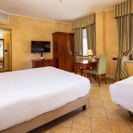 Western Le Rondini 3*