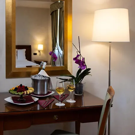Western Le Rondini Hotel San Francesco al Campo