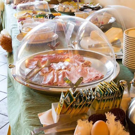 Western Le Rondini 3*