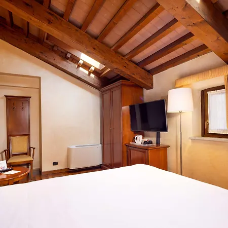Western Le Rondini Otel