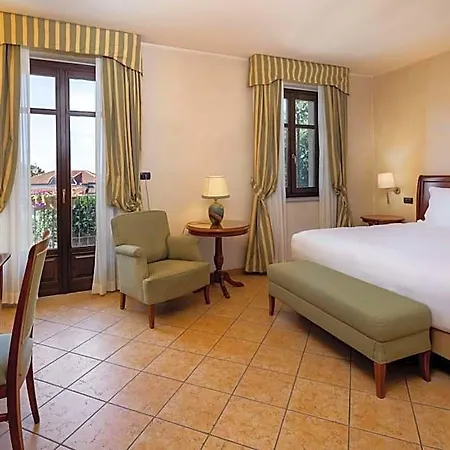 Western Le Rondini 3*